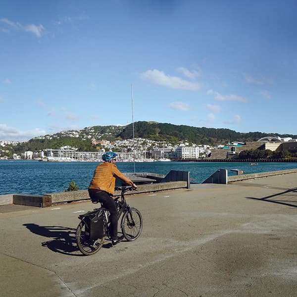 Cycling waterfront